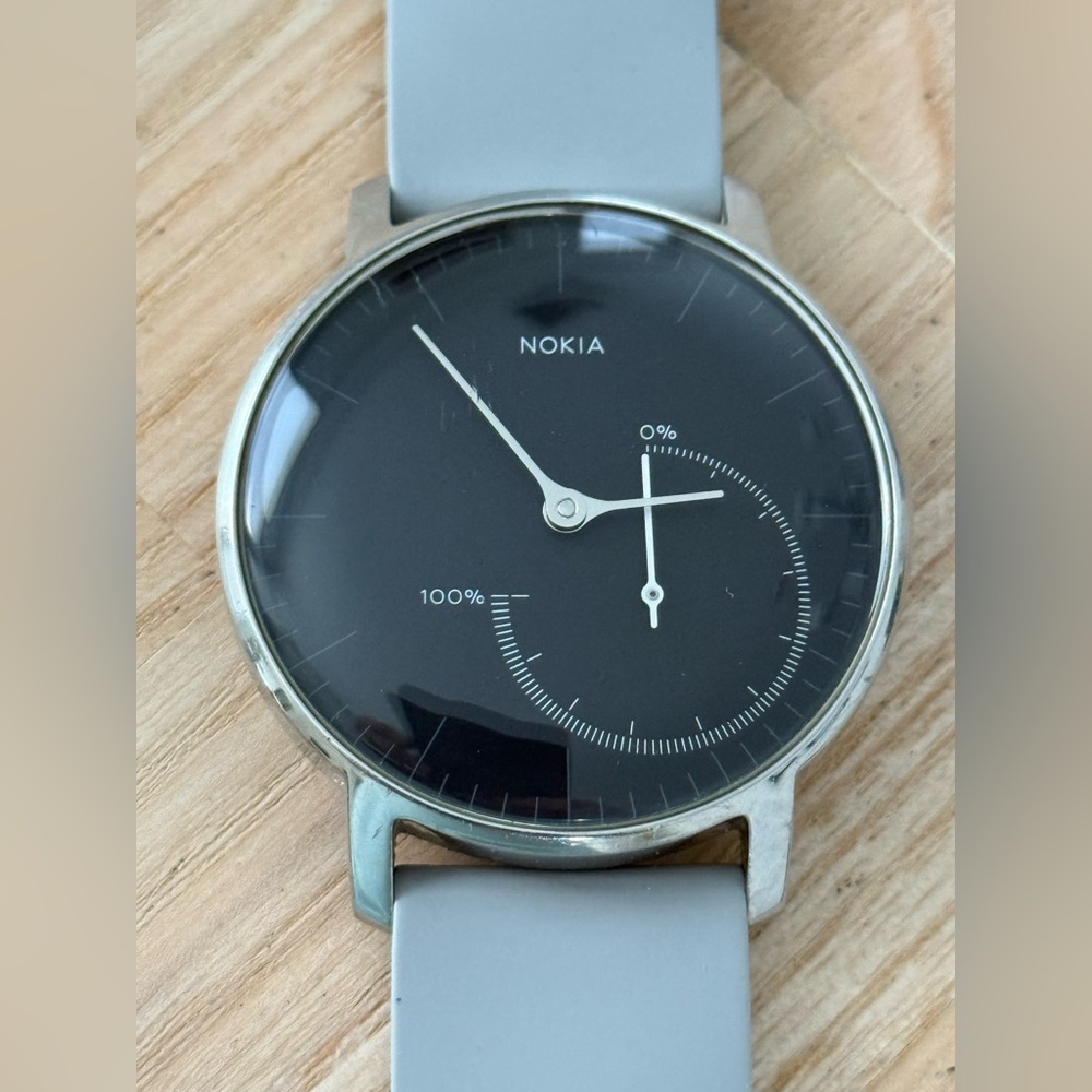 Nokia Whiting Analog Smartwatch Black Dial Silver Case Silicone Strap New Batt